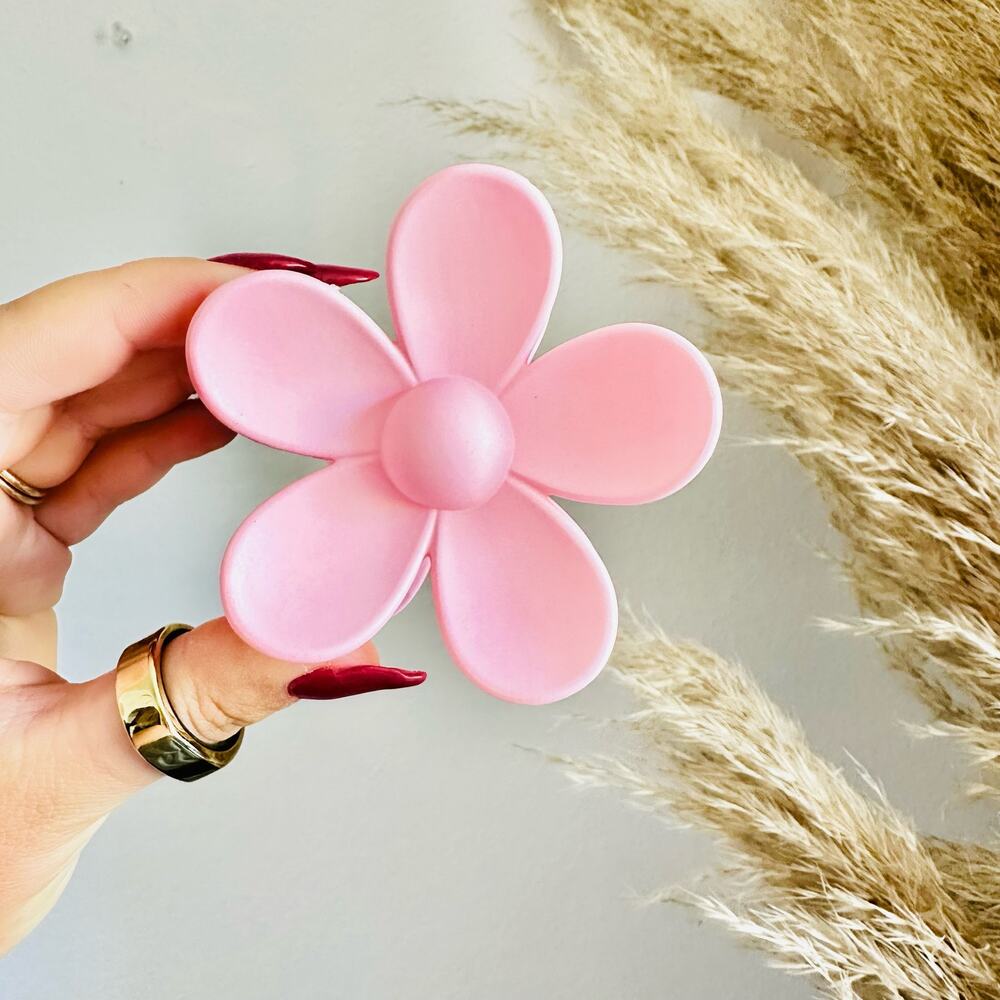 NEW FREE PEOPLE Light Baby Pink Daisy Flower Claw Clip Hair Retro Oversized Updo
